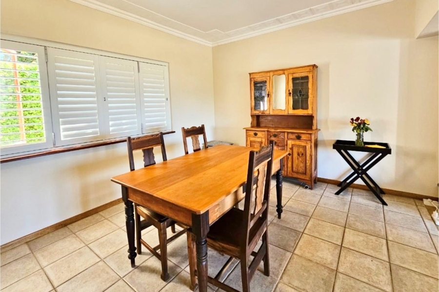 6 Bedroom Property for Sale in Paradise Beach Eastern Cape